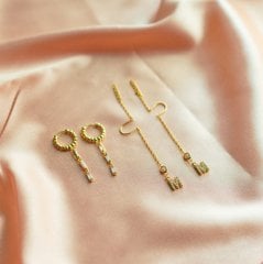 Zincirli Taşlı Harf Küpe